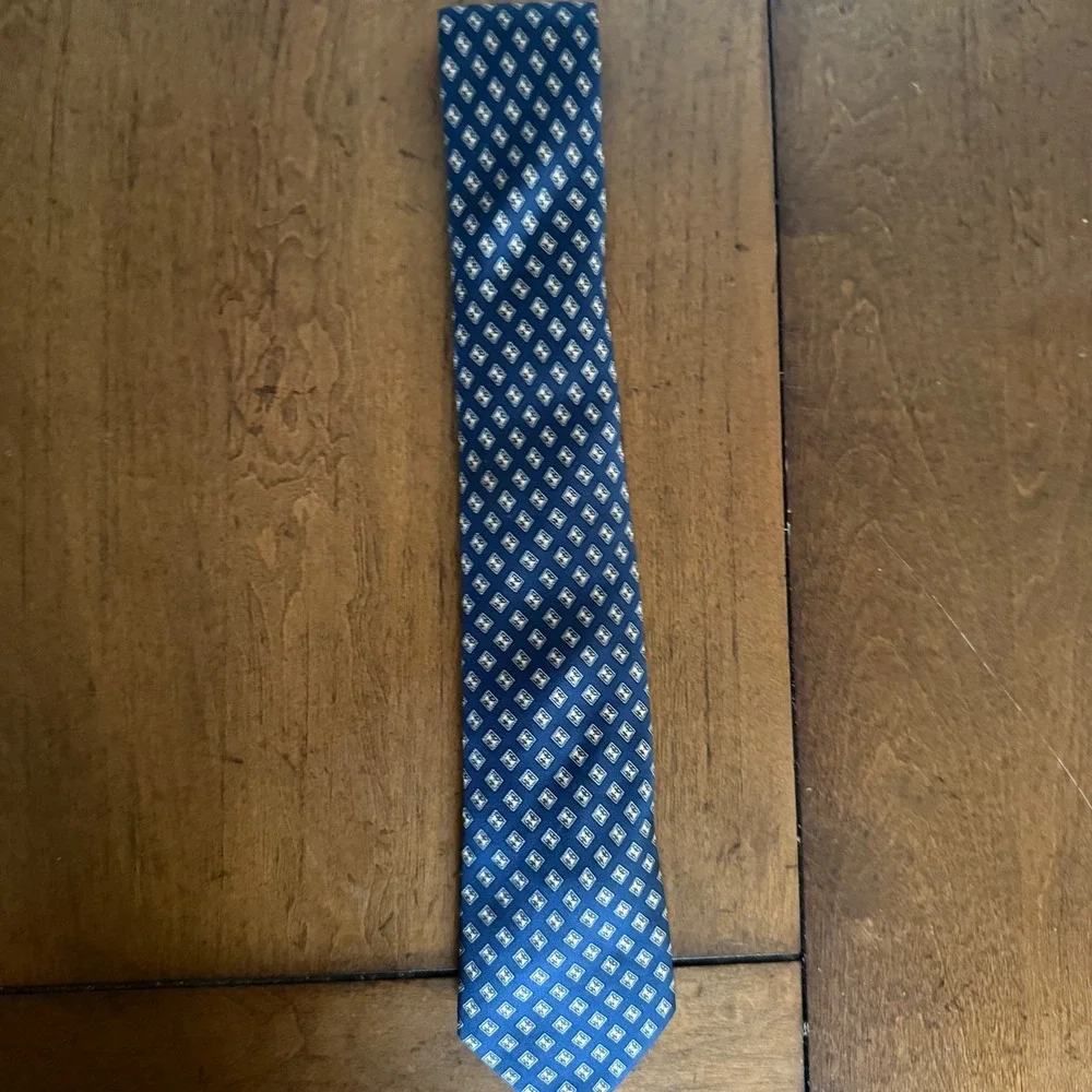Neiman Marcus Silk Tie Navy‎ Blue Geometric Pattern Made in Italy Mens